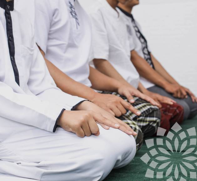 muslim-people-salat-at-mosque
